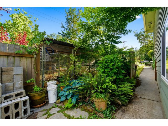 5615 FIRST Ct, West Linn, OR 97068