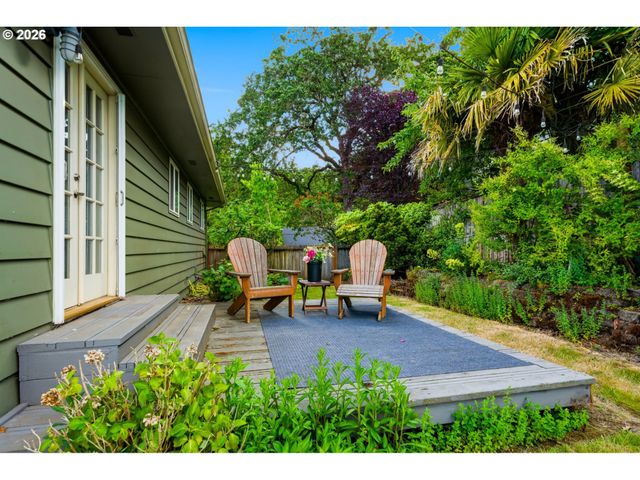 5615 FIRST Ct, West Linn, OR 97068