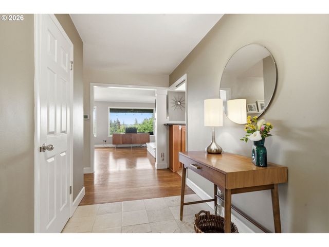 5615 FIRST Ct, West Linn, OR 97068