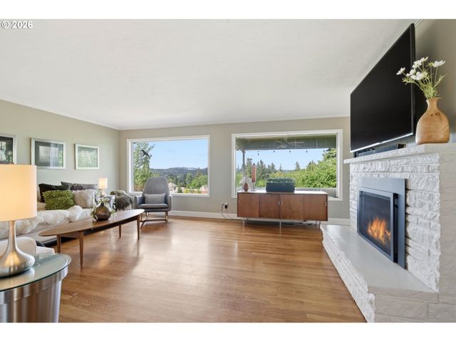 5615 FIRST Ct, West Linn, OR 97068