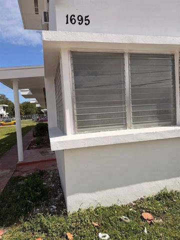 1695 NE 150th St 3, Miami, FL 33181