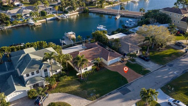 2024 MASSACHUSETTS AVENUE NE, St Petersburg, FL 33703