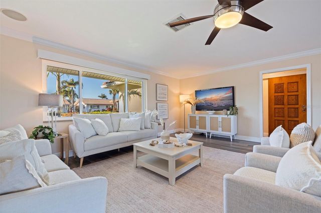 2024 MASSACHUSETTS AVENUE NE, St Petersburg, FL 33703