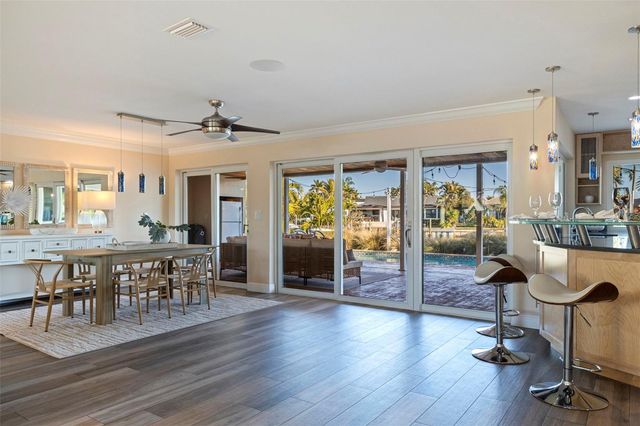 2024 MASSACHUSETTS AVENUE NE, St Petersburg, FL 33703