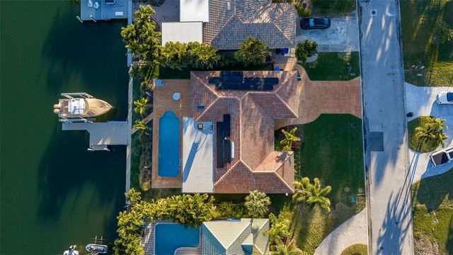 2024 MASSACHUSETTS AVENUE NE, St Petersburg, FL 33703