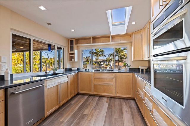 2024 MASSACHUSETTS AVENUE NE, St Petersburg, FL 33703