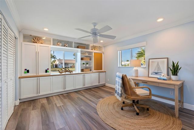 2024 MASSACHUSETTS AVENUE NE, St Petersburg, FL 33703