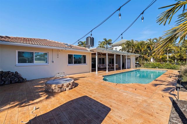 2024 MASSACHUSETTS AVENUE NE, St Petersburg, FL 33703