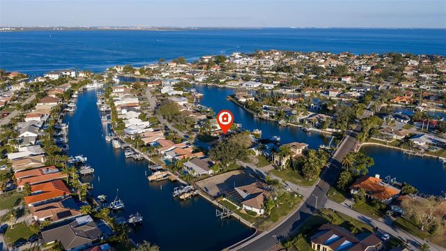 2024 MASSACHUSETTS AVENUE NE, St Petersburg, FL 33703