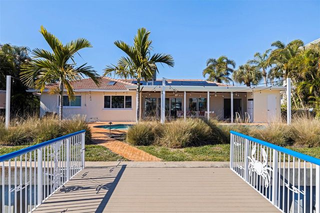 2024 MASSACHUSETTS AVENUE NE, St Petersburg, FL 33703