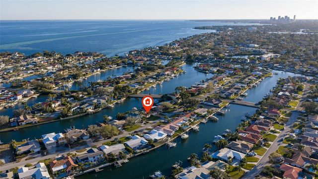 2024 MASSACHUSETTS AVENUE NE, St Petersburg, FL 33703