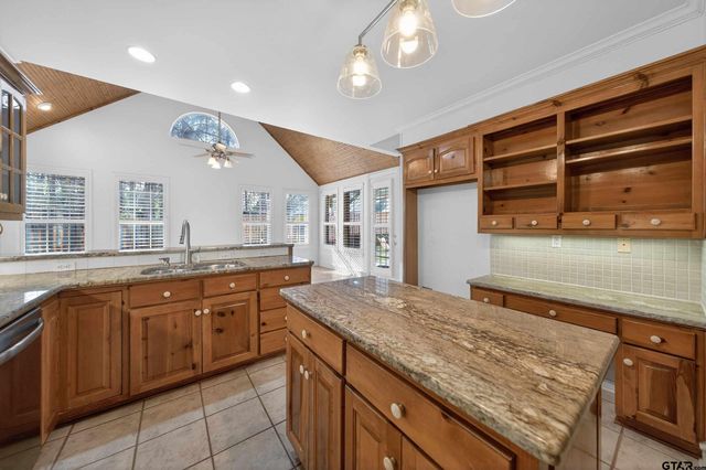 3605 Woods Blvd, Tyler, TX 75707