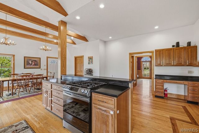 207 Forest Creek Lane, Grand Island, NY 14072