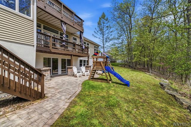 207 Forest Creek Lane, Grand Island, NY 14072