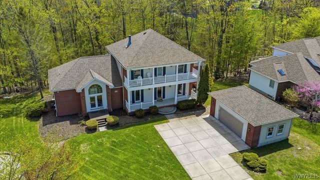 207 Forest Creek Lane, Grand Island, NY 14072