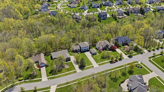 207 Forest Creek Lane, Grand Island, NY 14072