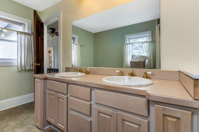 290 N Liberty Street, Delaware, OH 43015