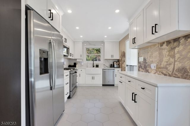 180 Highfield Ln, Nutley Twp., NJ 07110