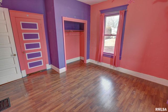 907 E PARK Street, Taylorville, IL 62568