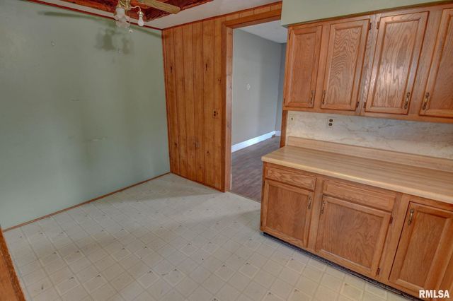 907 E PARK Street, Taylorville, IL 62568