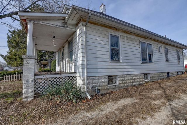 907 E PARK Street, Taylorville, IL 62568