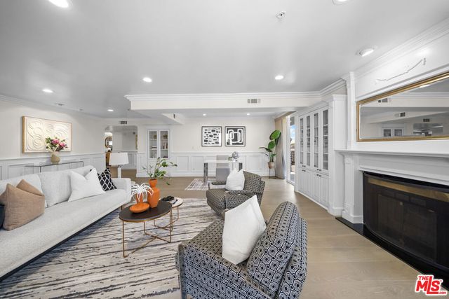 739 Lorraine Boulevard 402, Los Angeles, CA 90005