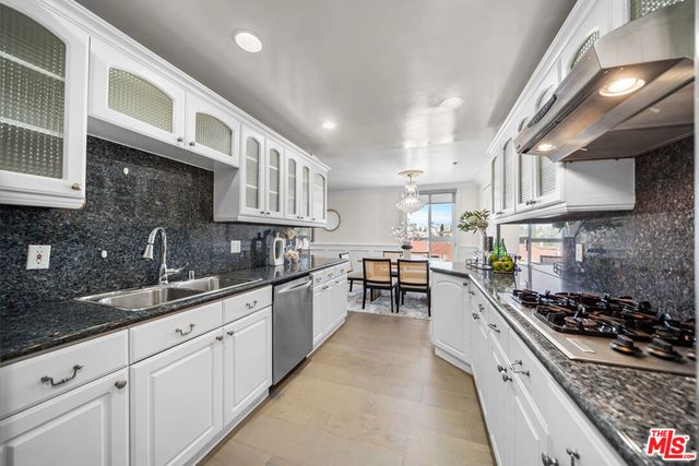 739 Lorraine Boulevard 402, Los Angeles, CA 90005