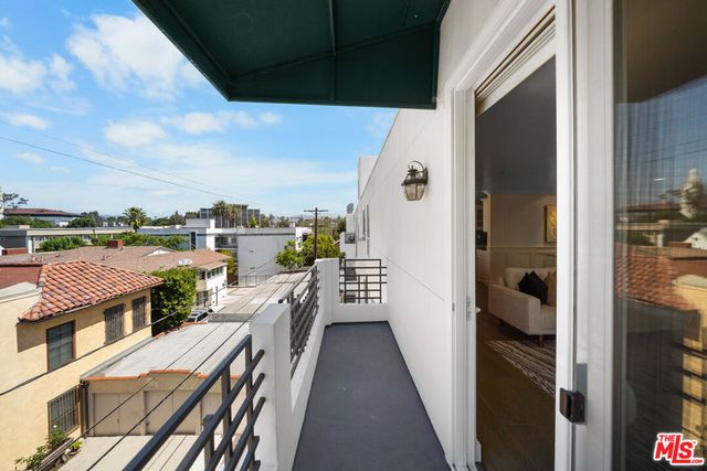 739 Lorraine Boulevard 402, Los Angeles, CA 90005