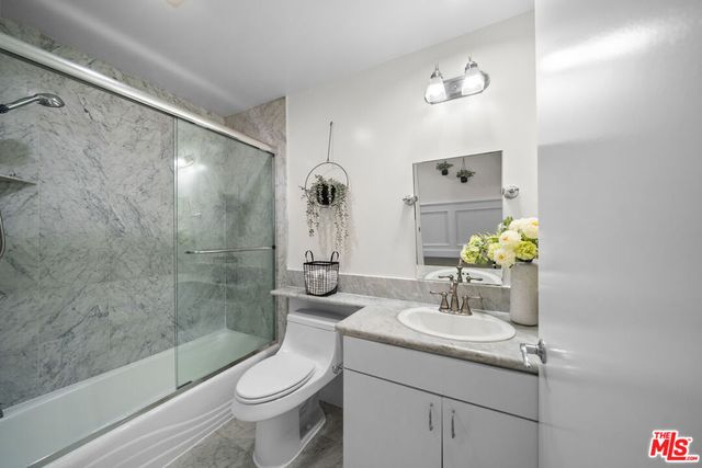 739 Lorraine Boulevard 402, Los Angeles, CA 90005