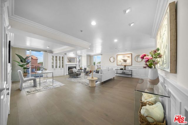 739 Lorraine Boulevard 402, Los Angeles, CA 90005