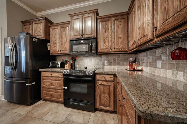 16594 Beauregard Drive, Tyler, TX 75703