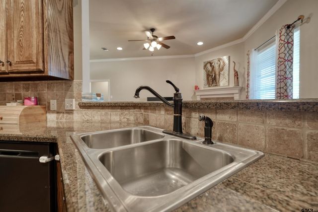 16594 Beauregard Drive, Tyler, TX 75703