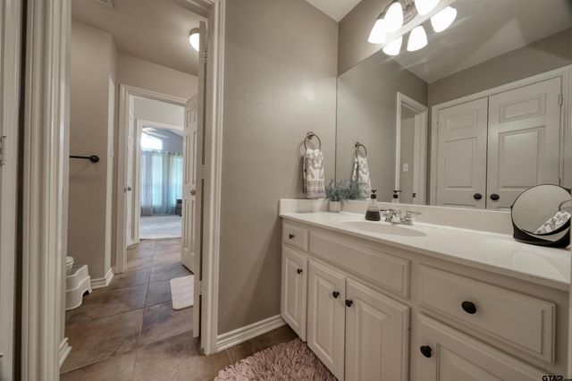 16594 Beauregard Drive, Tyler, TX 75703
