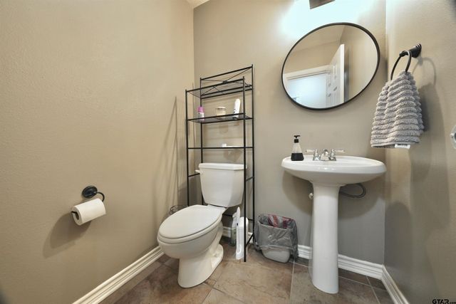 16594 Beauregard Drive, Tyler, TX 75703