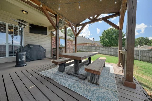 16594 Beauregard Drive, Tyler, TX 75703