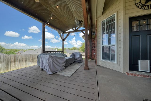16594 Beauregard Drive, Tyler, TX 75703