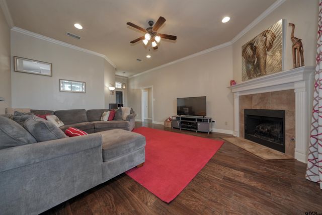 16594 Beauregard Drive, Tyler, TX 75703