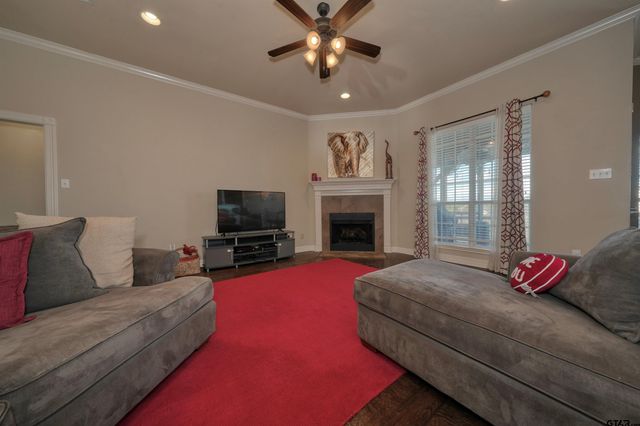 16594 Beauregard Drive, Tyler, TX 75703