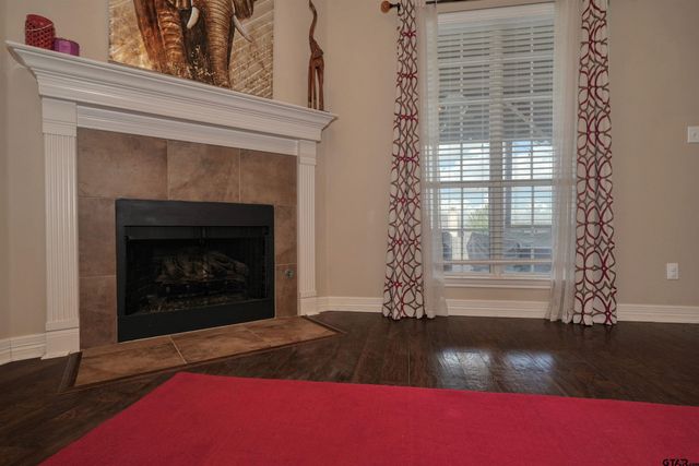 16594 Beauregard Drive, Tyler, TX 75703