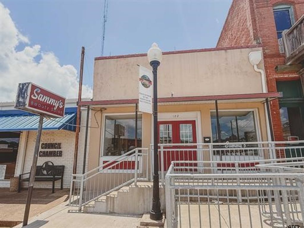 122 E Frank Street, Grand Saline, TX 75140