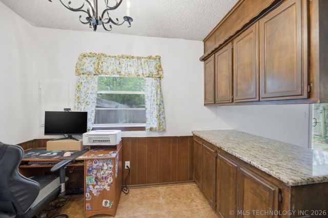 1761 S Spruce Avenue, Broken Arrow, OK 74012