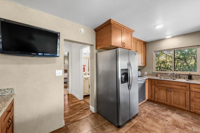 188 Country Club Ln, Napa, CA 94558