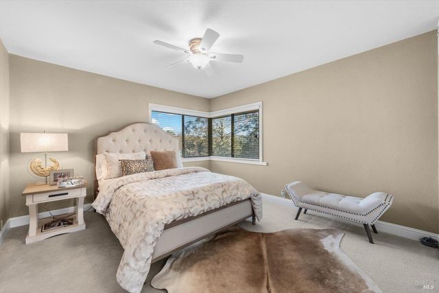 188 Country Club Ln, Napa, CA 94558