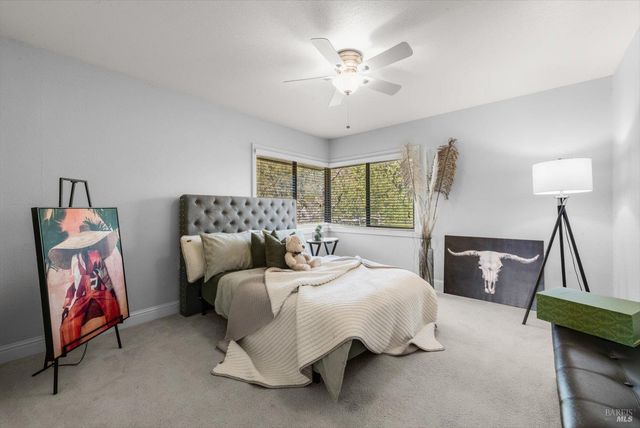 188 Country Club Ln, Napa, CA 94558