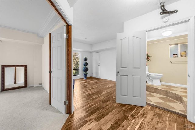 188 Country Club Ln, Napa, CA 94558