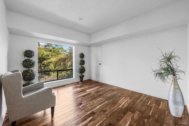 188 Country Club Ln, Napa, CA 94558