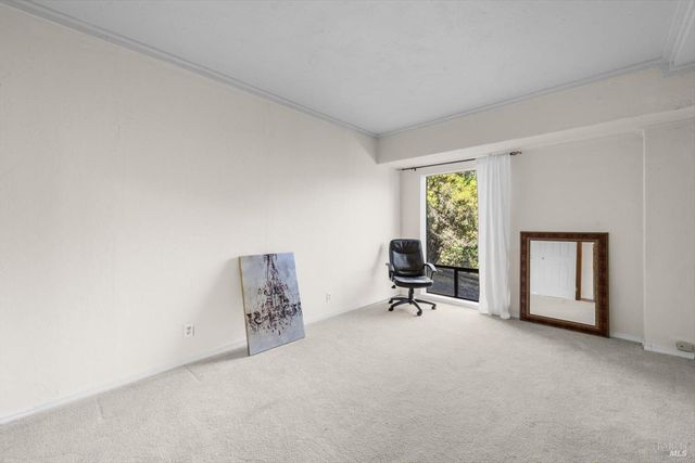 188 Country Club Ln, Napa, CA 94558