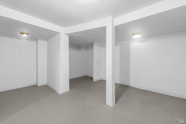 188 Country Club Ln, Napa, CA 94558