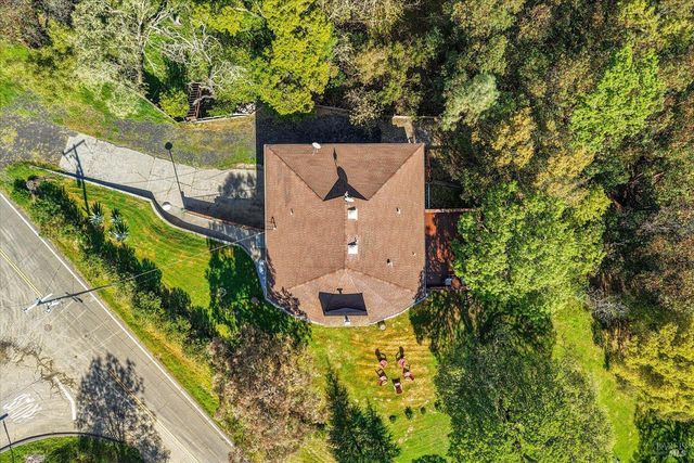 188 Country Club Ln, Napa, CA 94558