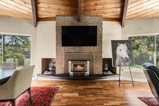 188 Country Club Ln, Napa, CA 94558